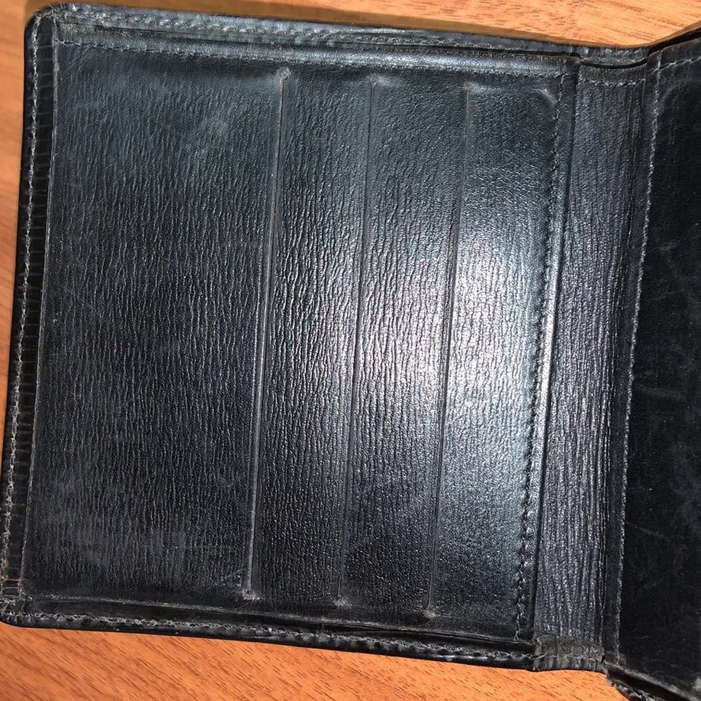 Authentic Louis Vuitton Epi Leather Bifold Wallet